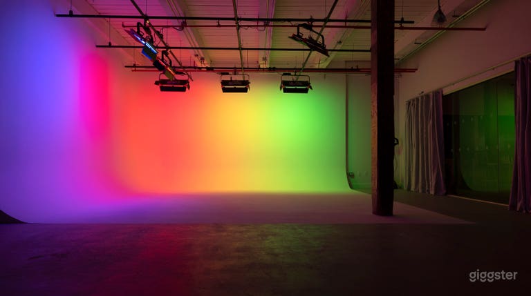  Green Screen CYC Studio Prelit 2-Wall in Brooklyn 