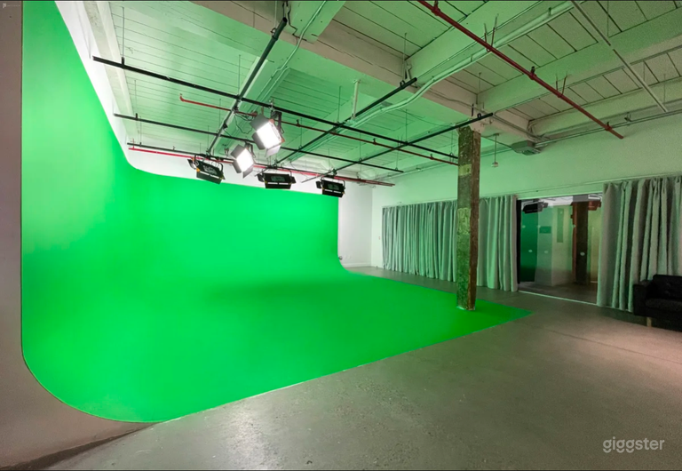  Green Screen CYC Studio Prelit 2-Wall in Brooklyn 