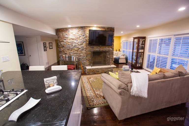  Mid-Century Modern Baldwin Hills Estates Home 