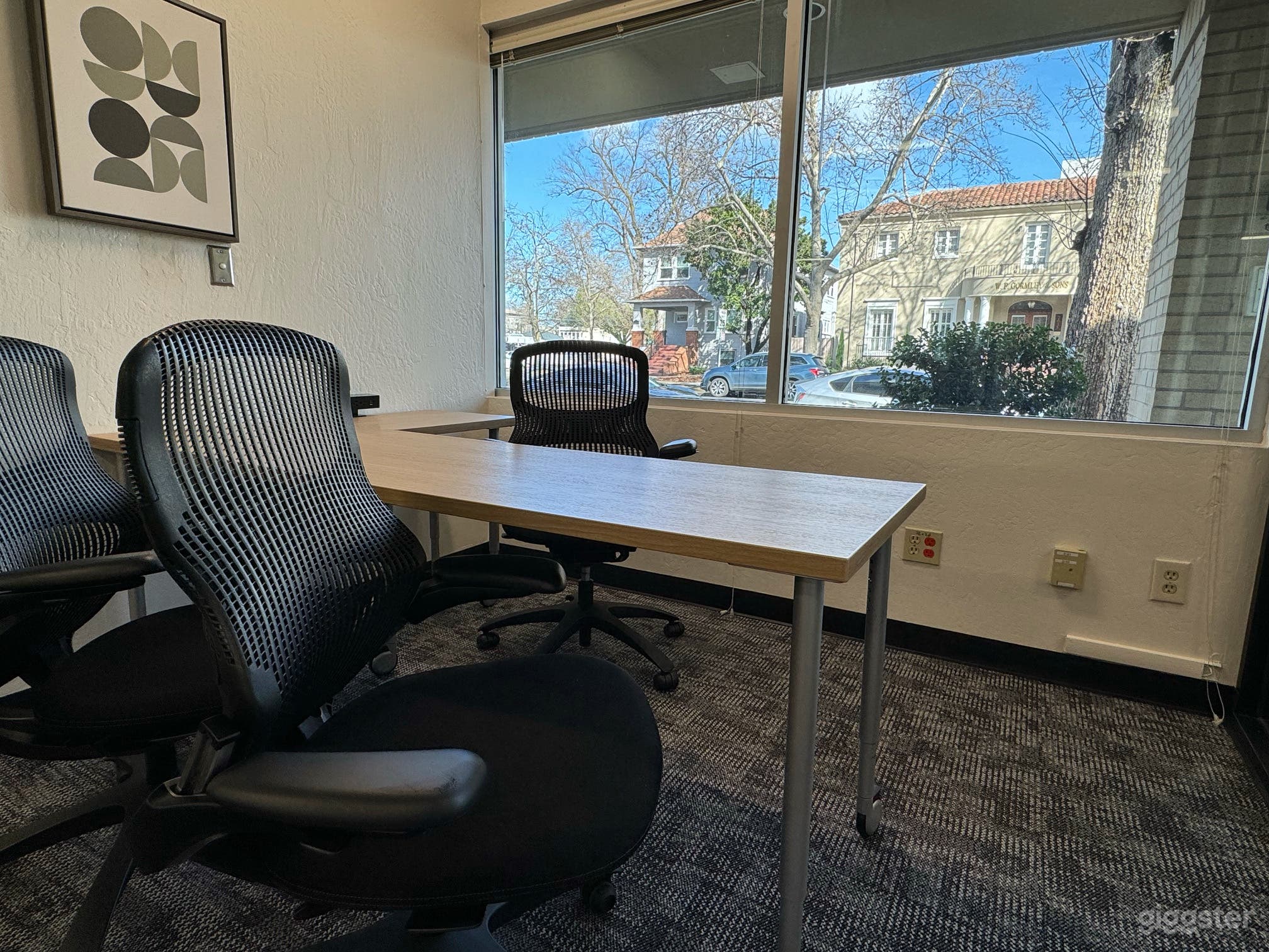 Full Access Open Coworking Area Photo 4