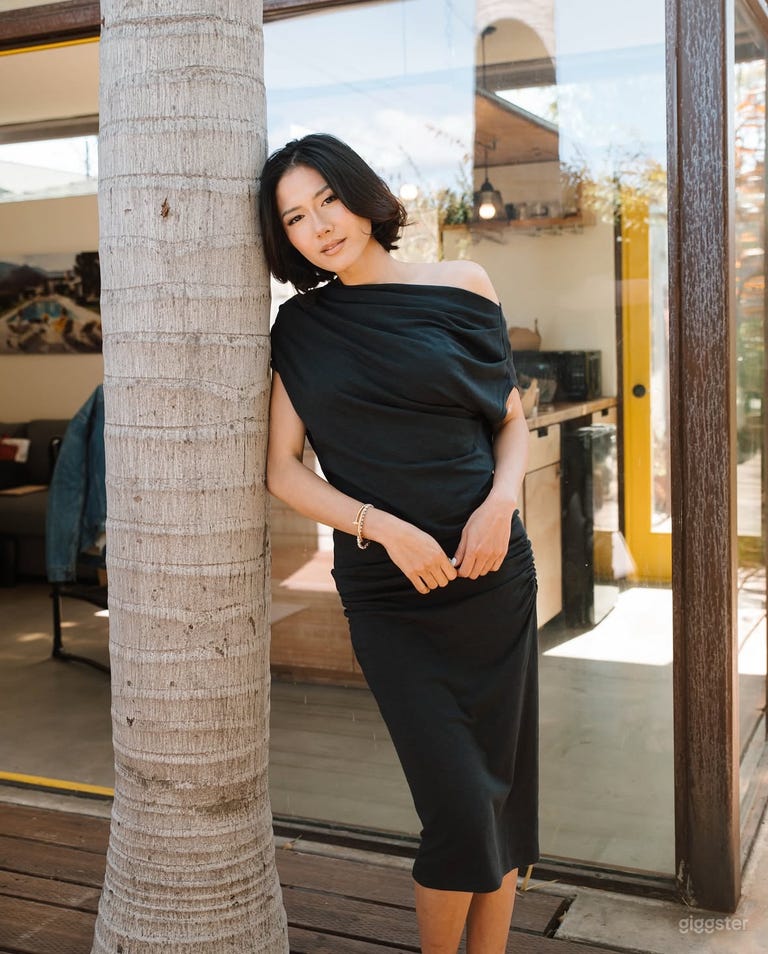  Outdoor Oasis w/ Steel-&-Glass Modern Studio 