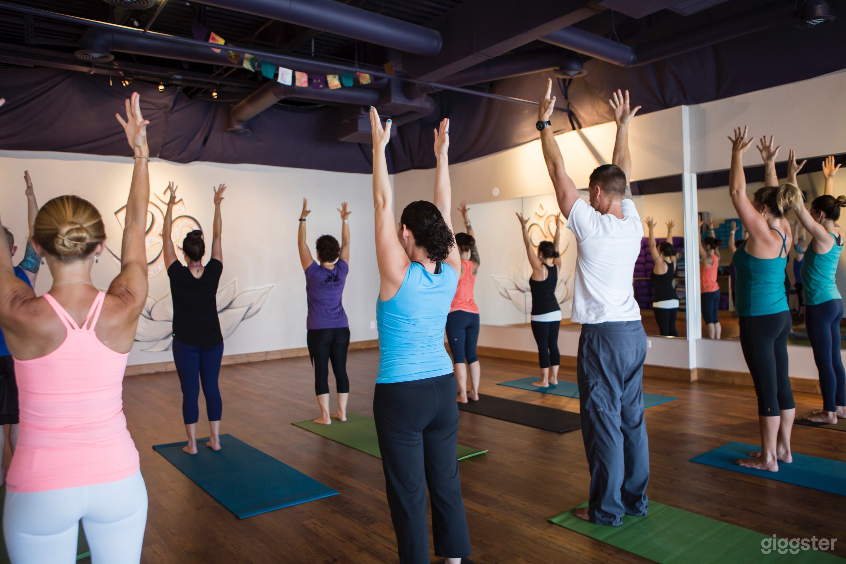 Warm and Upscale Yoga Studio in Colorado Photo 2
