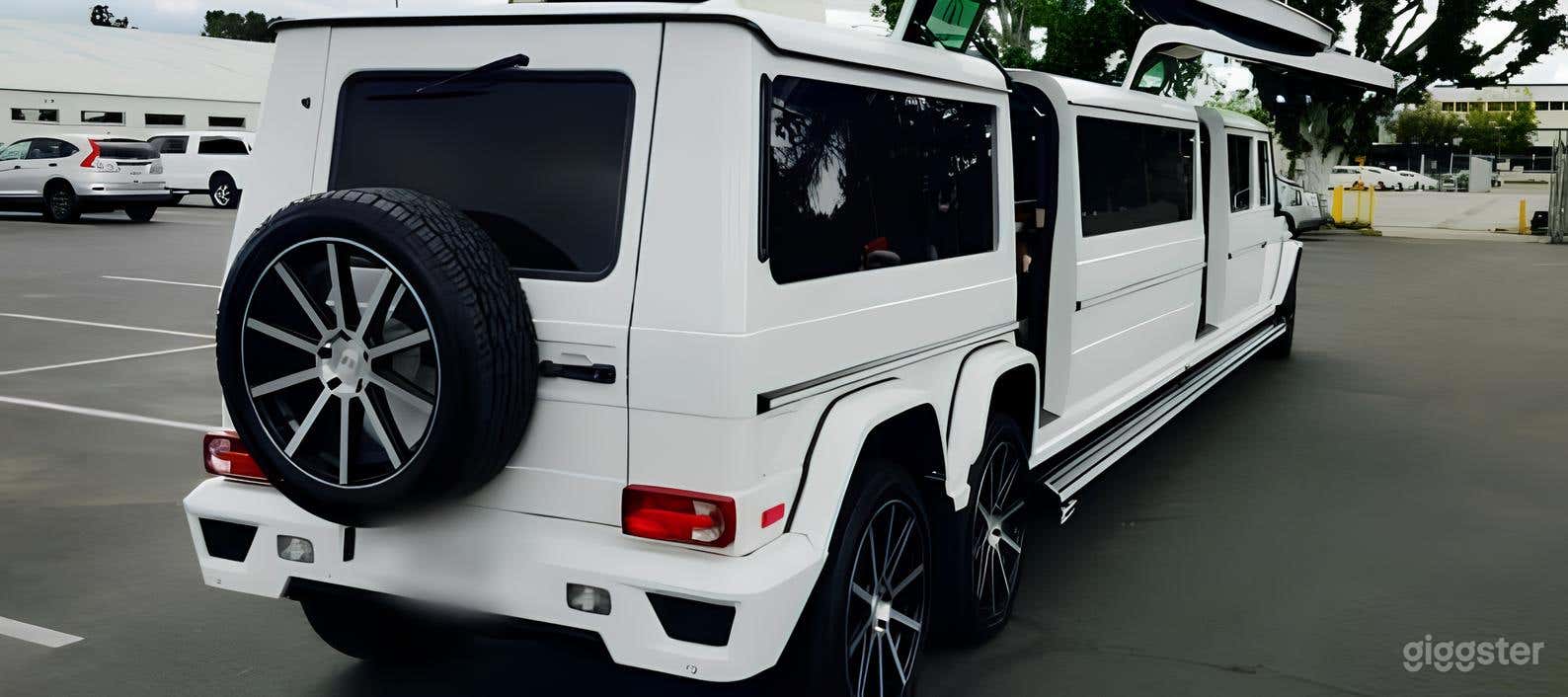 Mercedes G Wagon Stretch Limo Photo 4
