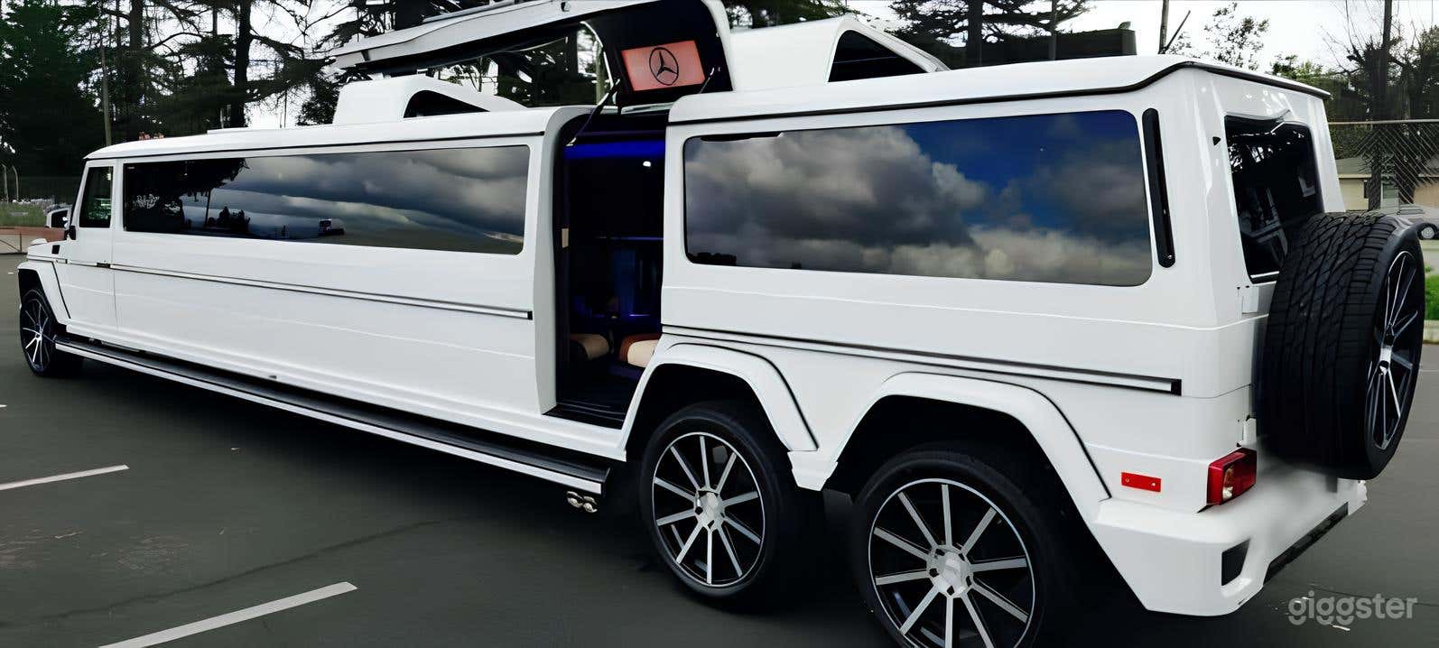 Mercedes G Wagon Stretch Limo Photo 2