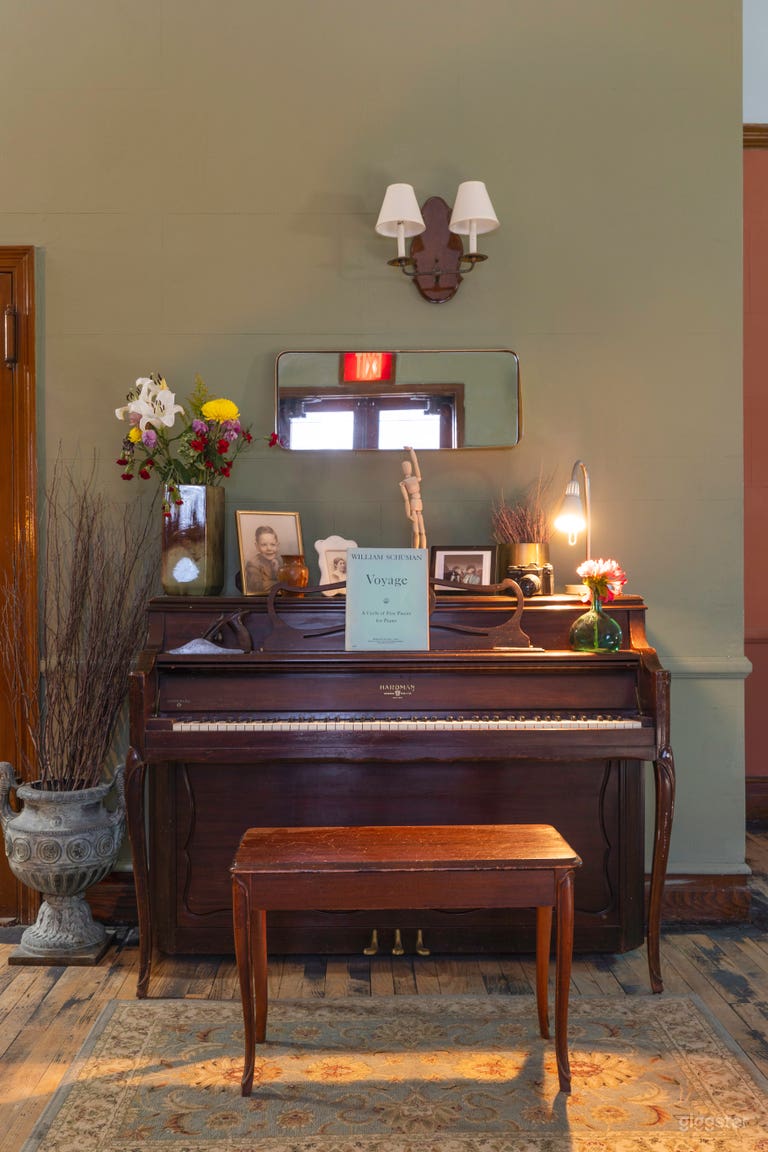  Studio: Art in a Renewed Funeral Home 