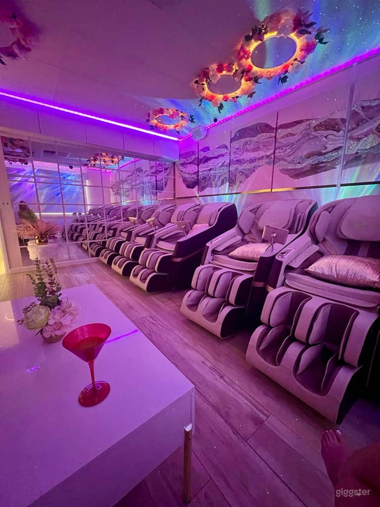  VIP Virtual Reality Lounge Relaxing Experience  