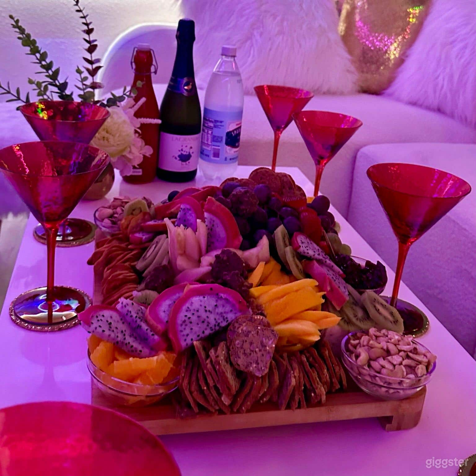 VIP Virtual Reality Lounge Relaxing Experience  Photo 3