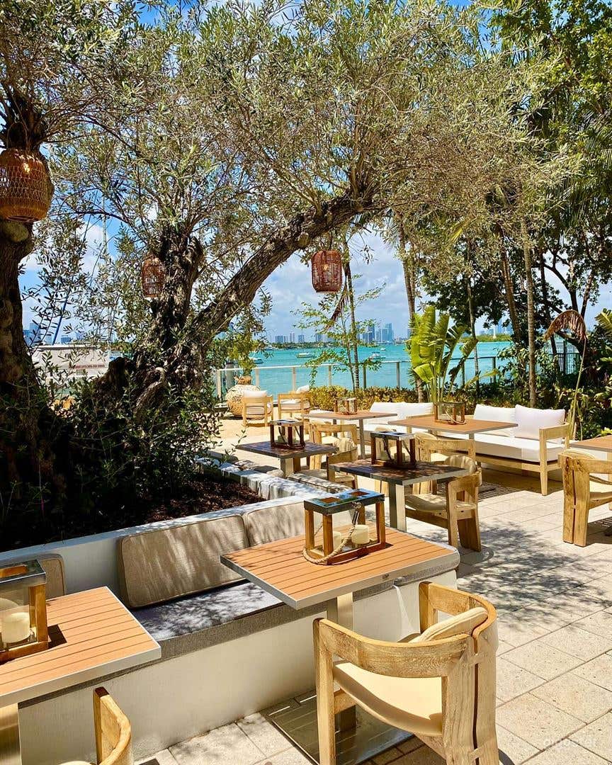 Waterfront Sunset Event Restaurant Photo 4