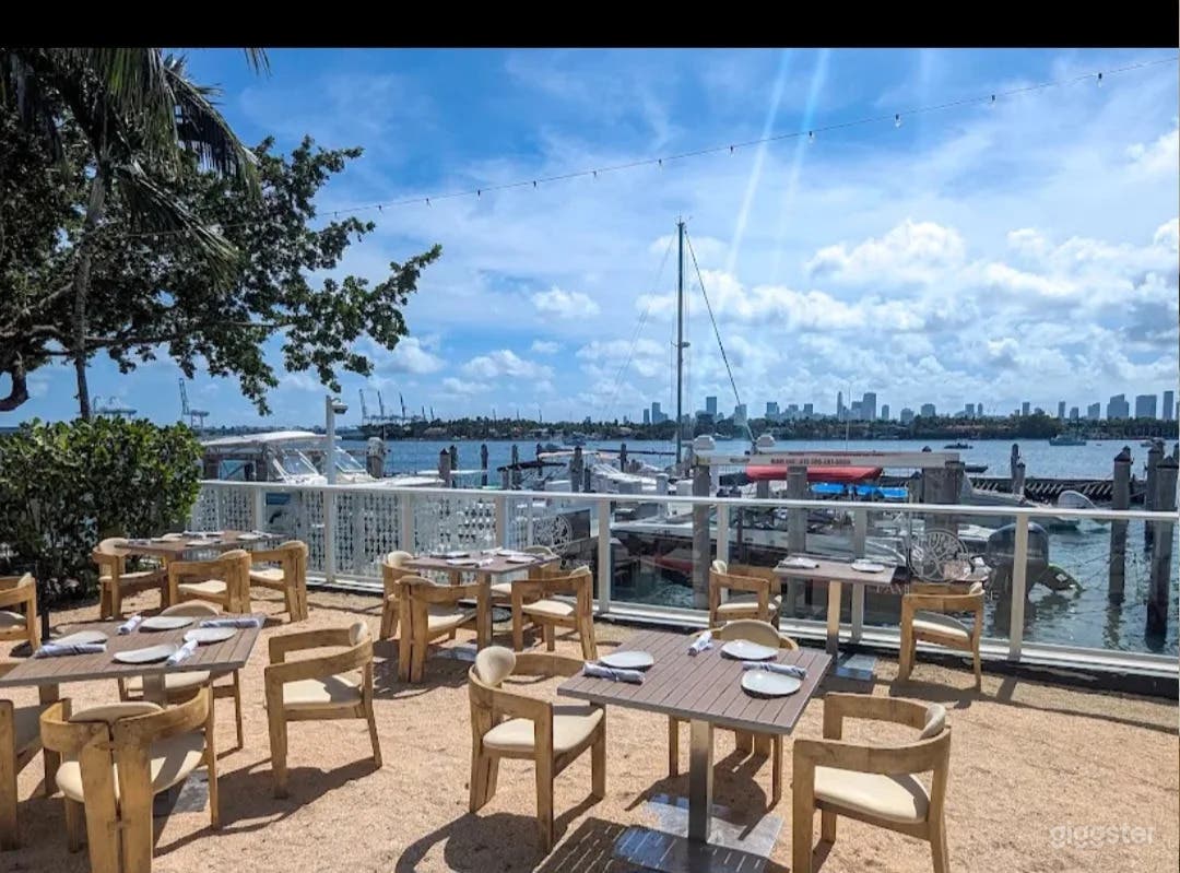 Waterfront Sunset Event Restaurant Photo 2