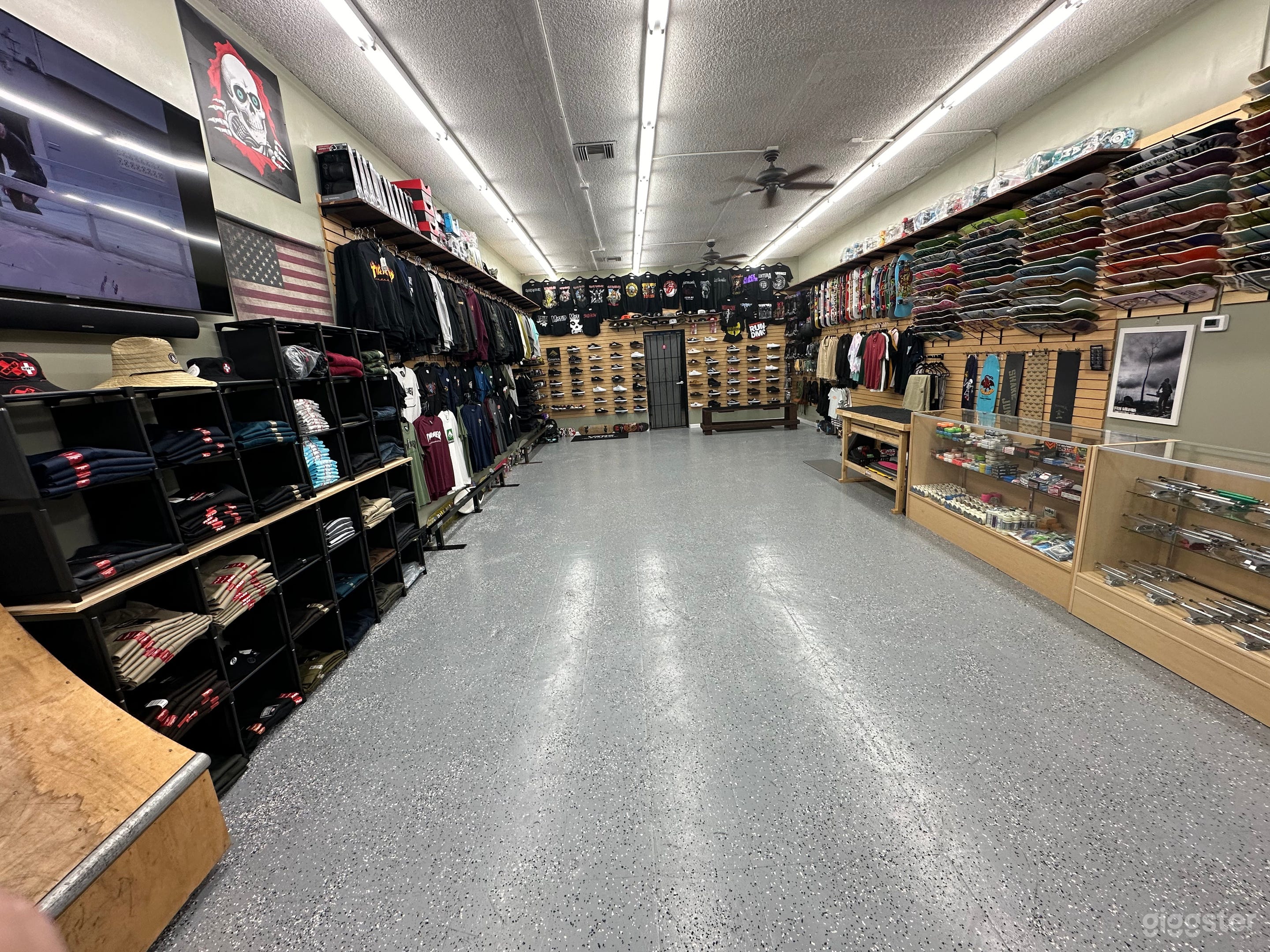 Urban Skate Shop with Lots of Floor Space and High Ceilings Photo 2