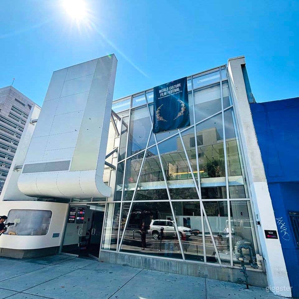 Majestic theater for concerts, film, events, party Photo 1