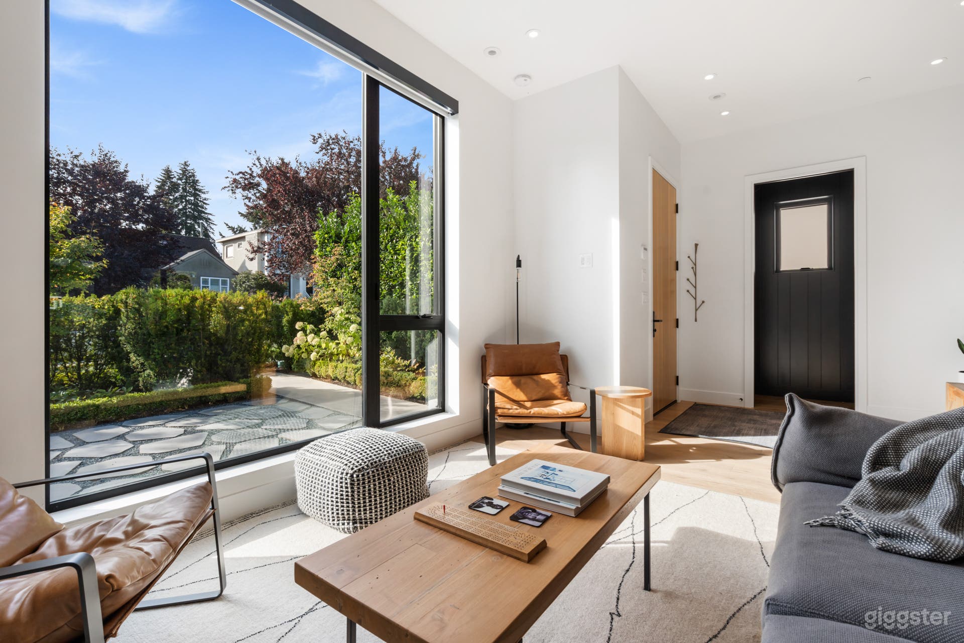 Contemporary Family Home Photo 3