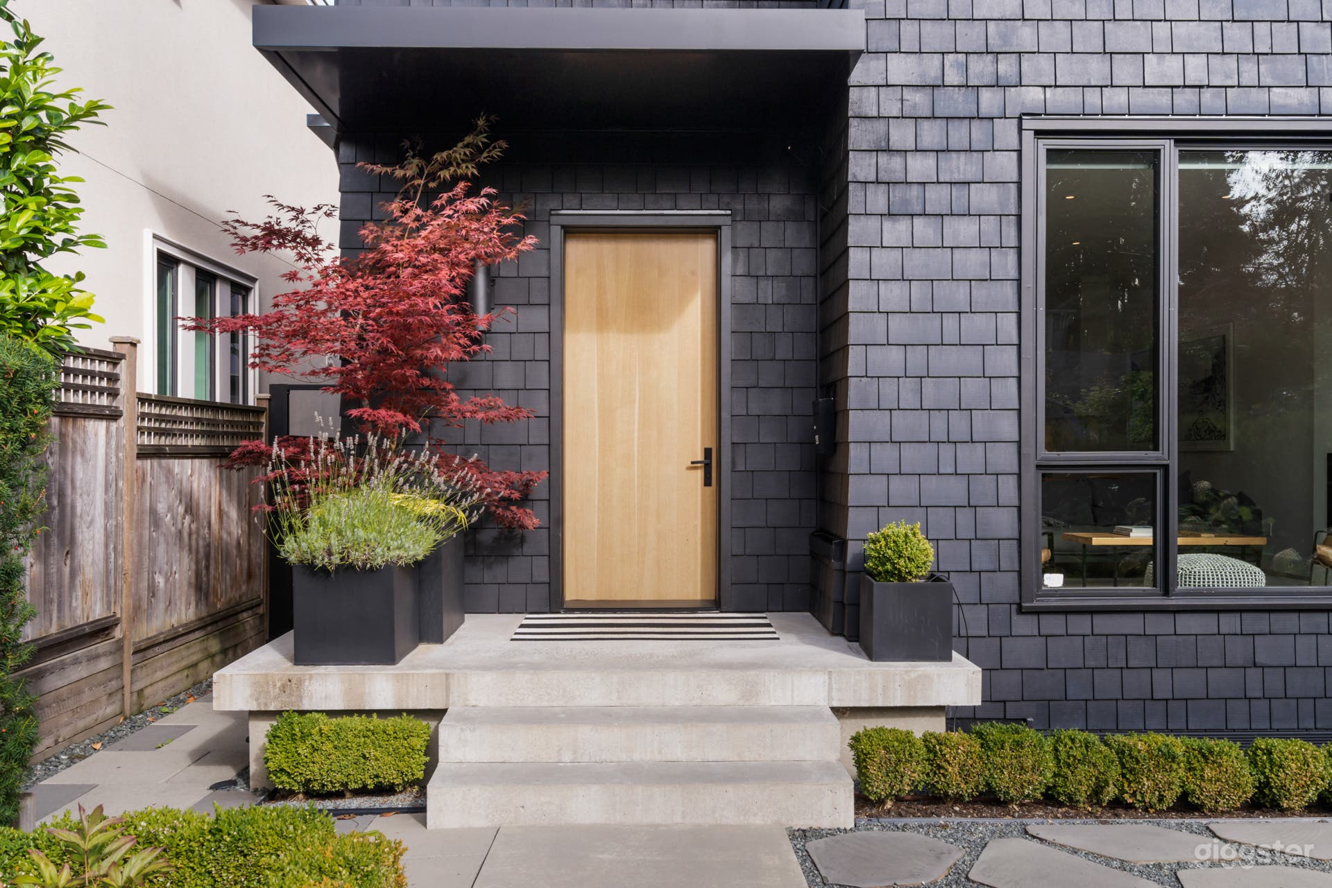 Contemporary Family Home Photo 2