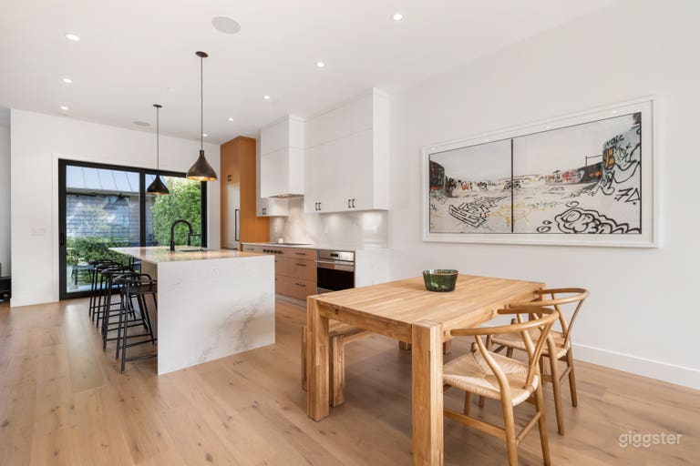  Contemporary Family Home 