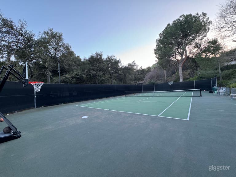  Huge private outdoor tennis and basketball  court 
