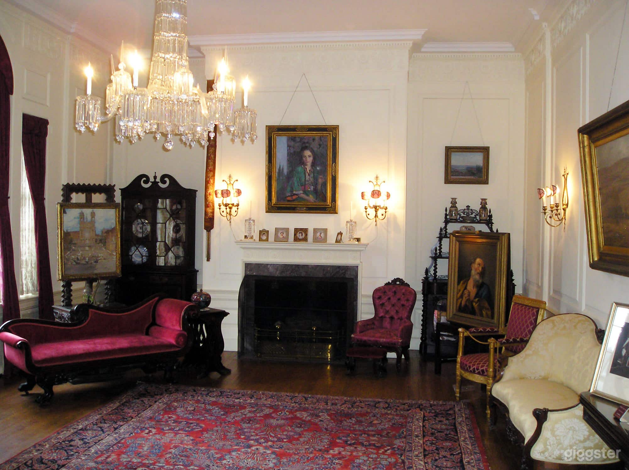Presidential Style Drawing Room Photo 2
