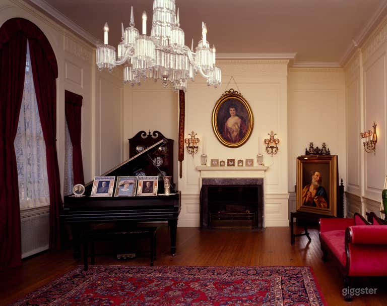  Presidential Style Drawing Room 
