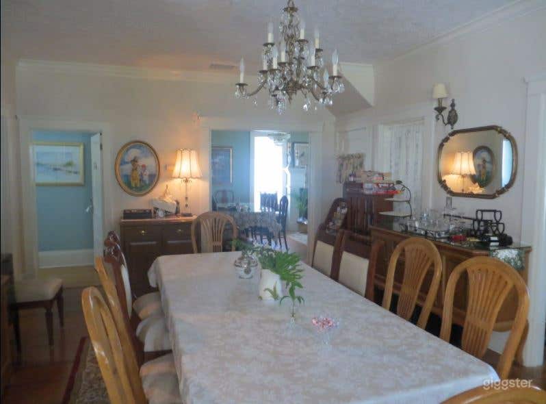 Elegant Entertainment Area Photo 1