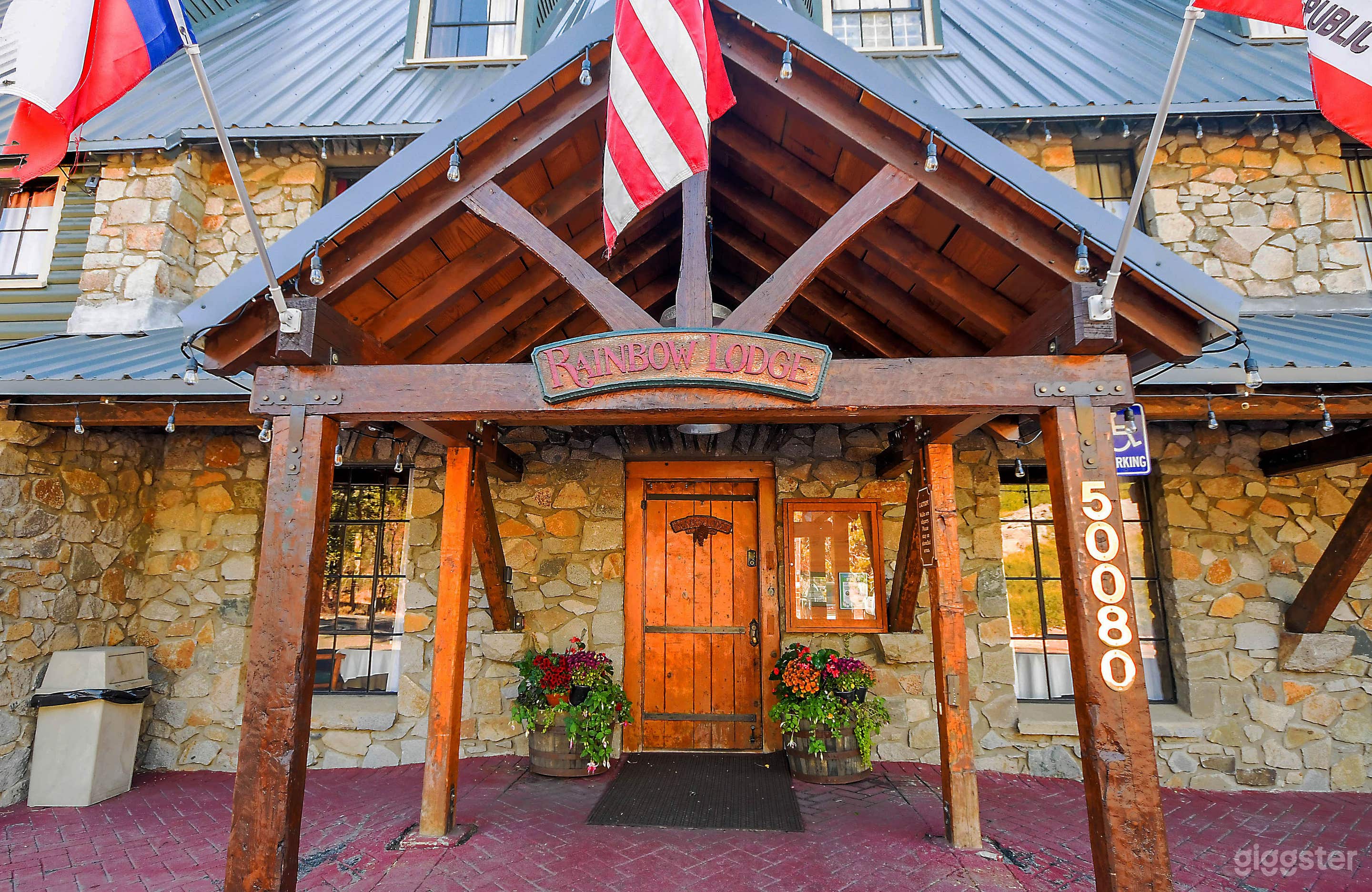 Rainbow Lodge Photo 1