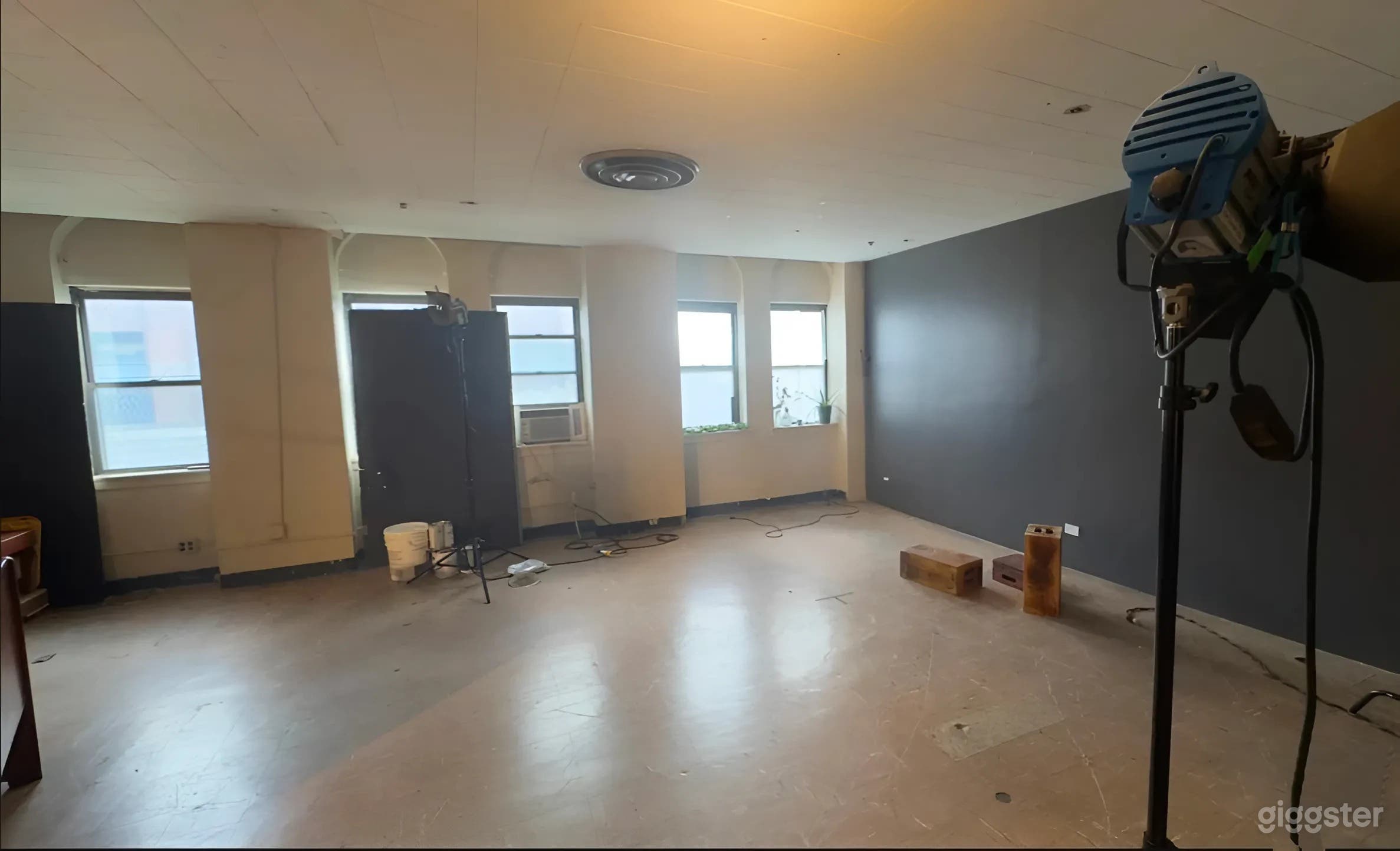 Versatile Creative Studio in Former Organ Factory Photo 2