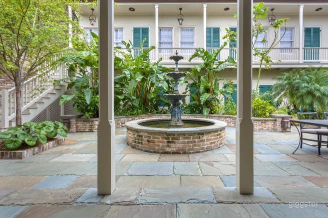 Distinctive Courtyard with 5 Unit Apt (Buyout) Photo 1