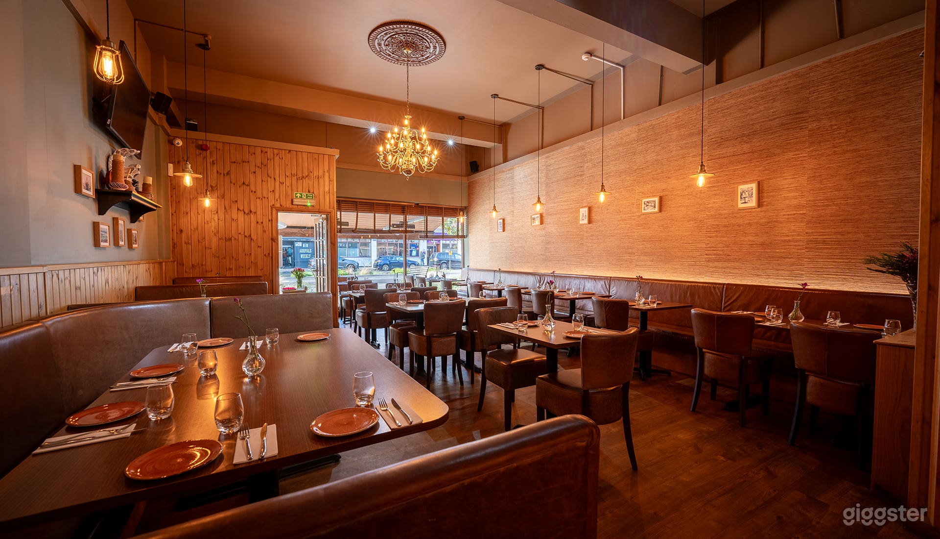 The Lounge Dining Area Photo 1