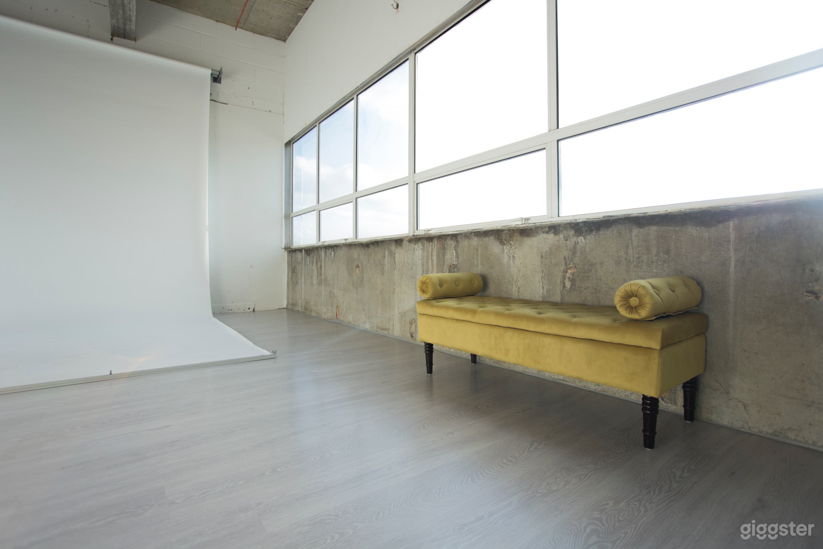 Studio A - 400 sq ft  Photo 3