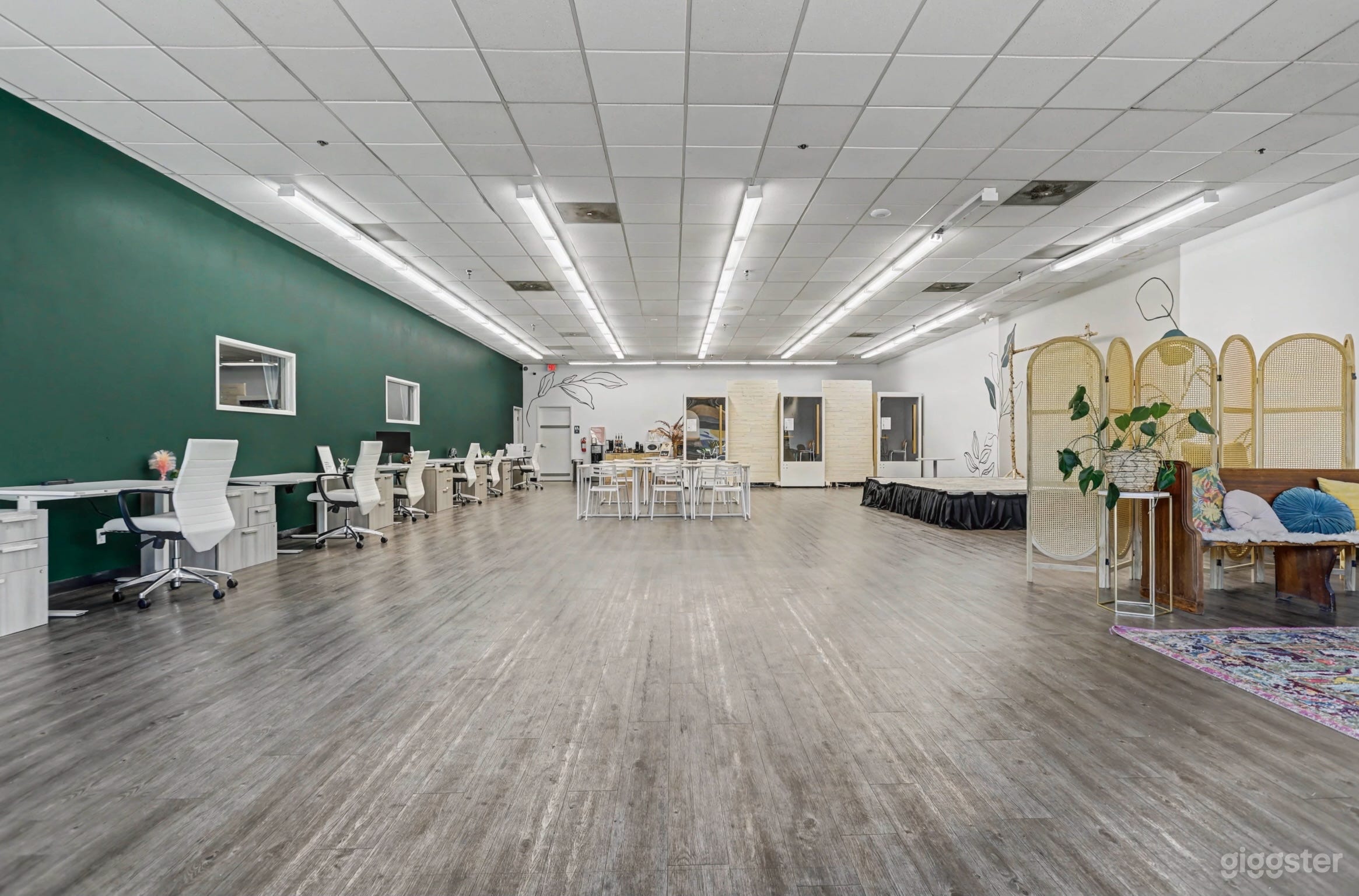 Elegant Sunlit Event Space for Showers & Celebrations Photo 1