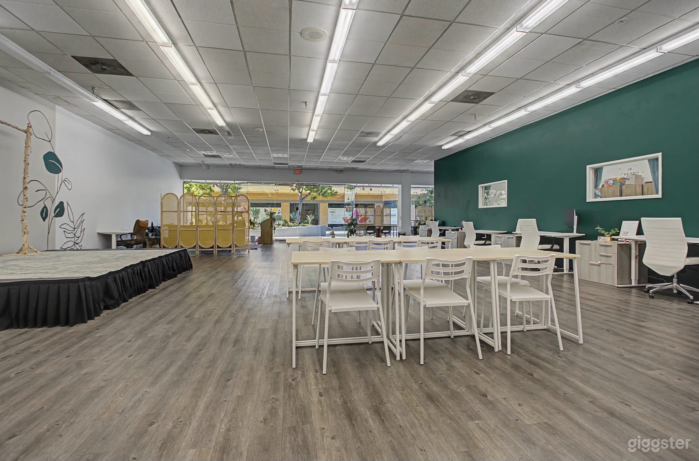 Elegant Sunlit Event Space for Showers & Celebrations Photo 2