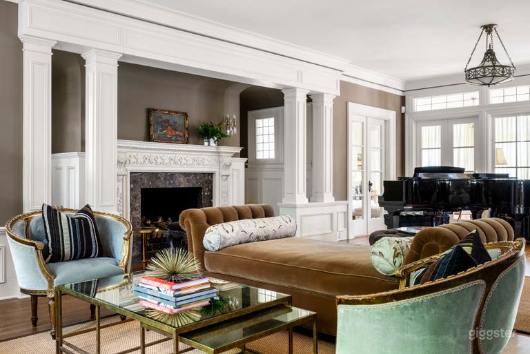  Romantic Vintage Estate 