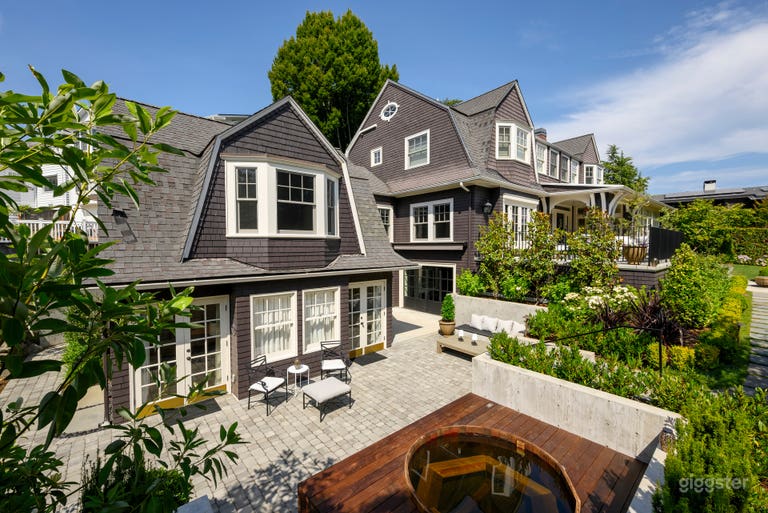  Romantic Vintage Estate 