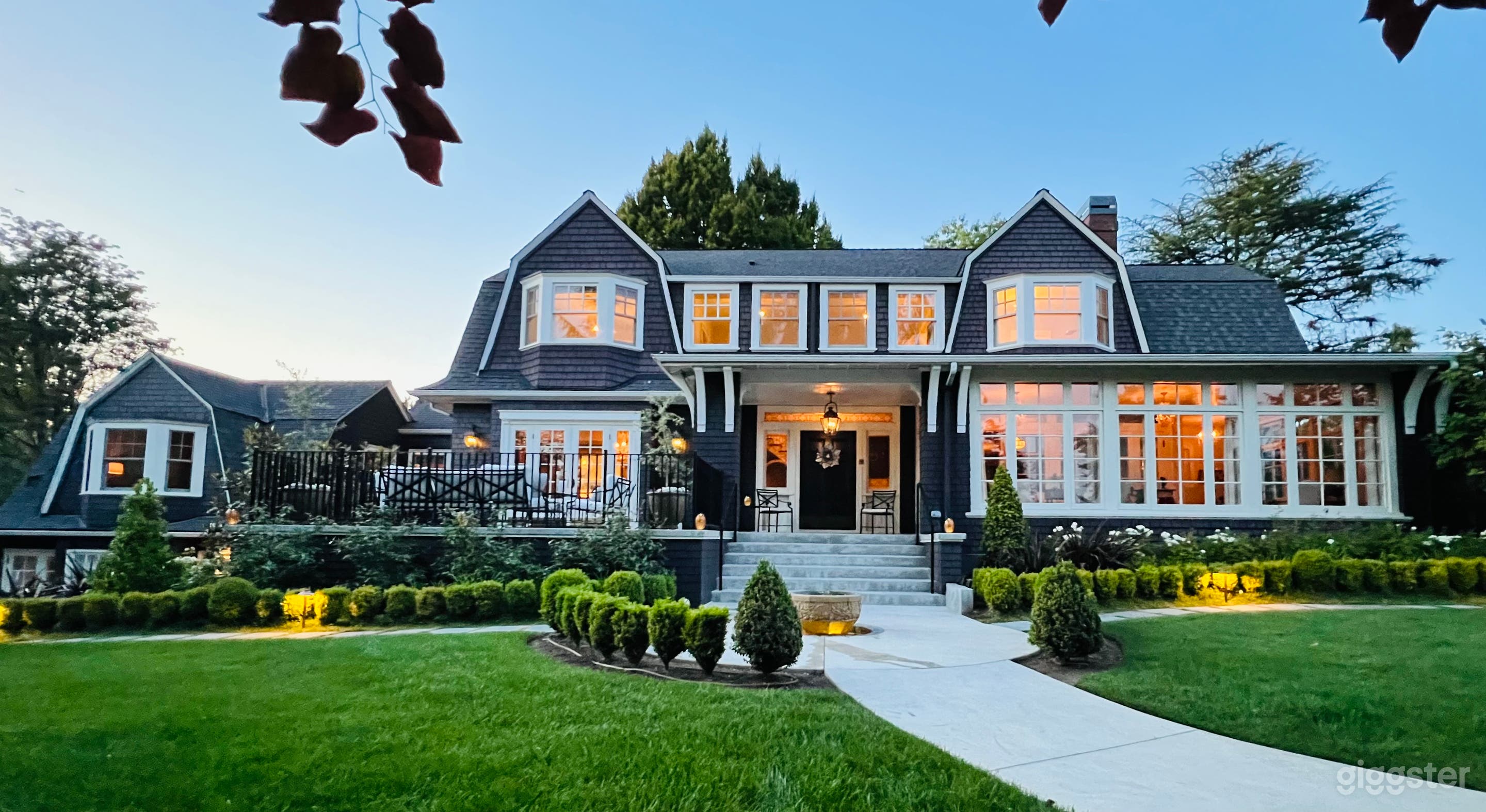 Romantic Vintage Estate Photo 2