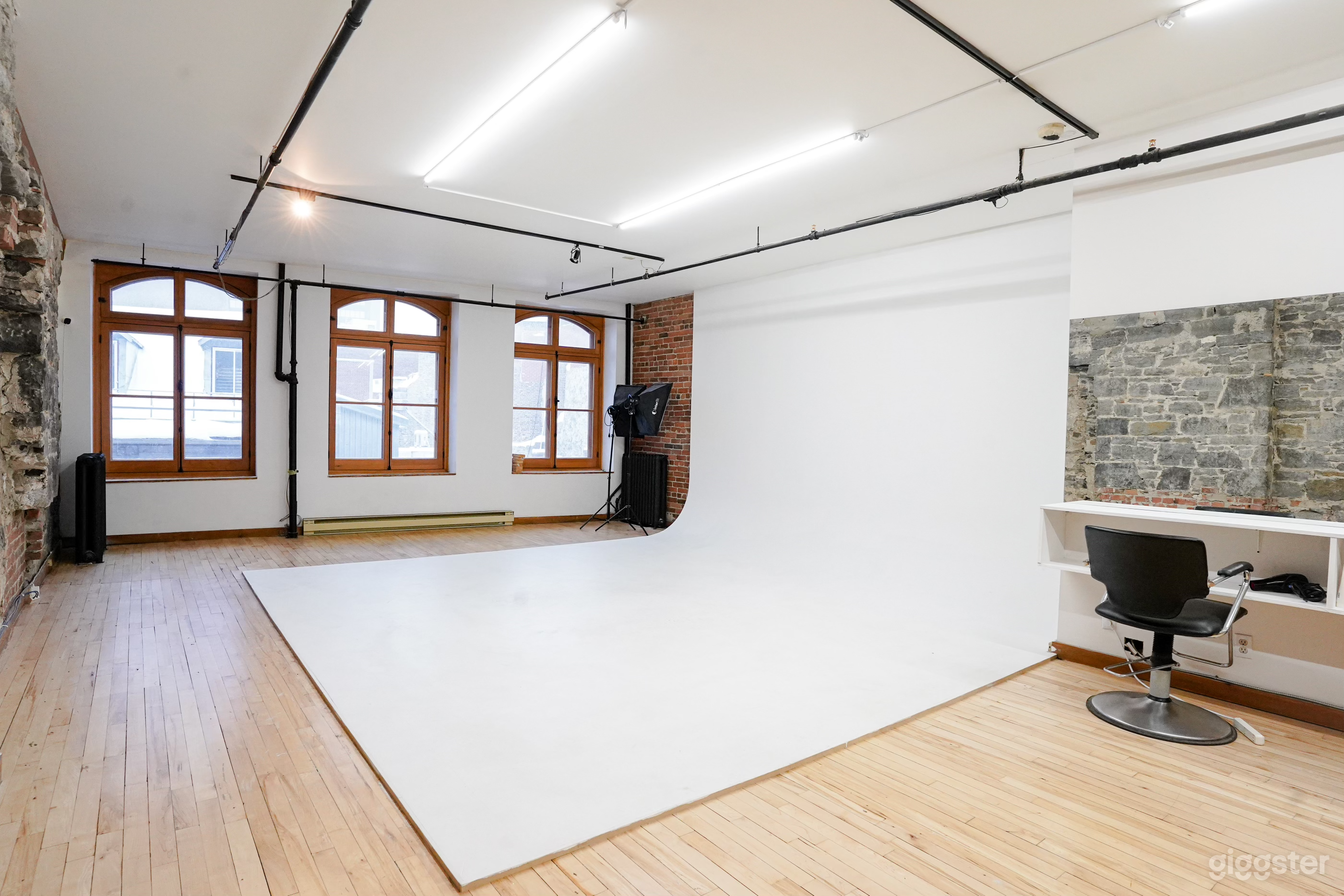 2000 sqft. Creative Space/Loft With Cyclorama Photo 1