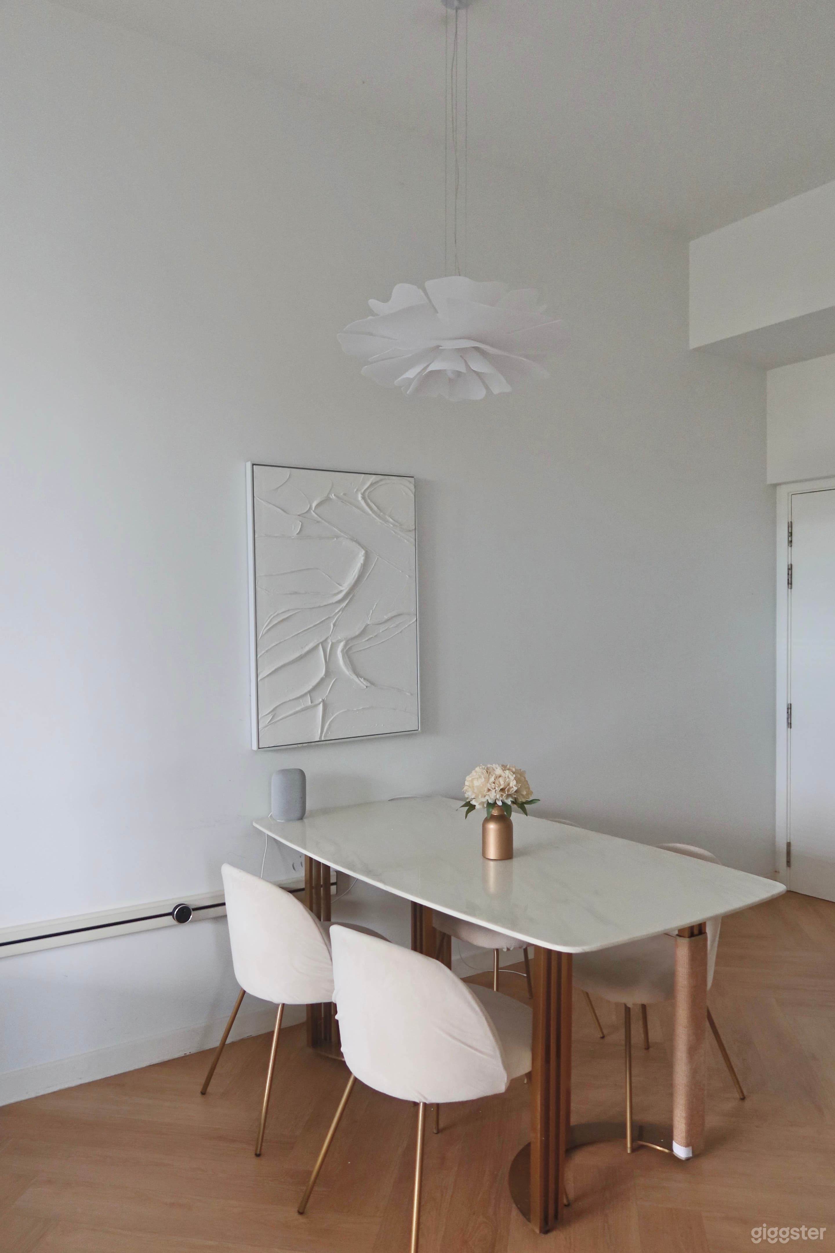 High Ceiling, Modern and minimalist Photo 1