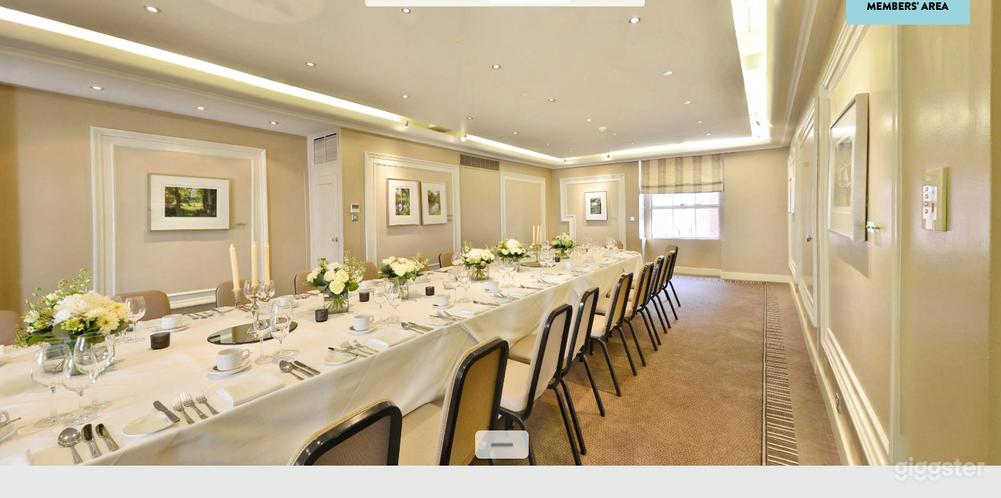 Charming Shelburne Room in London Photo 1