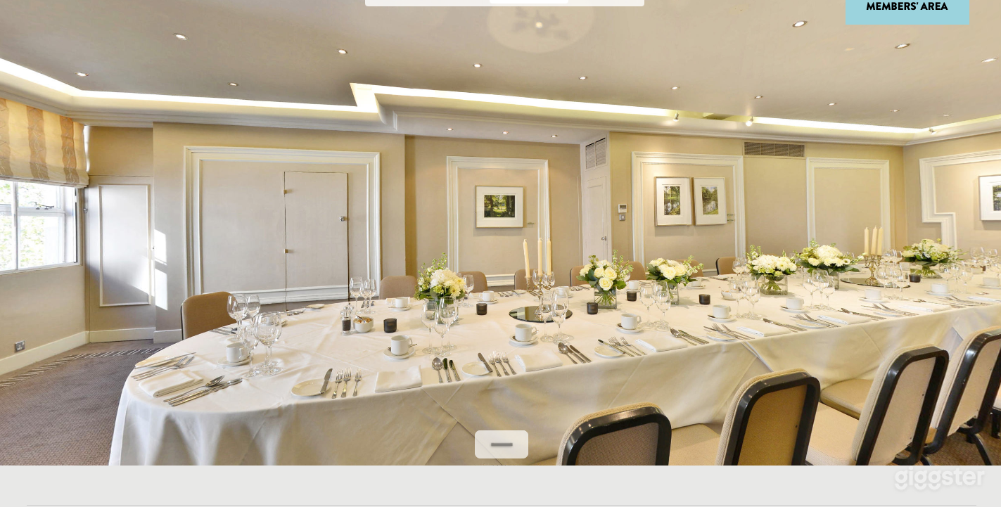 Charming Shelburne Room in London Photo 3
