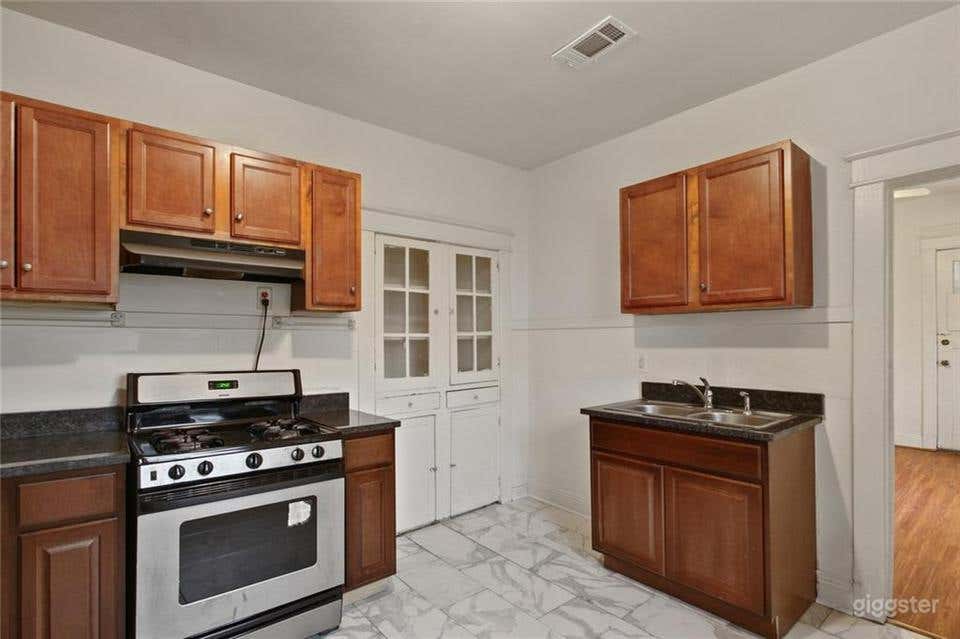 New Orleans Architecture with Modern Upgrades Photo 3