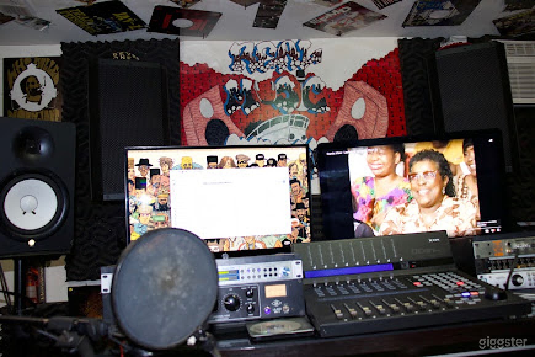 Recording Studio with an 80's Vibe in Queens Photo 3