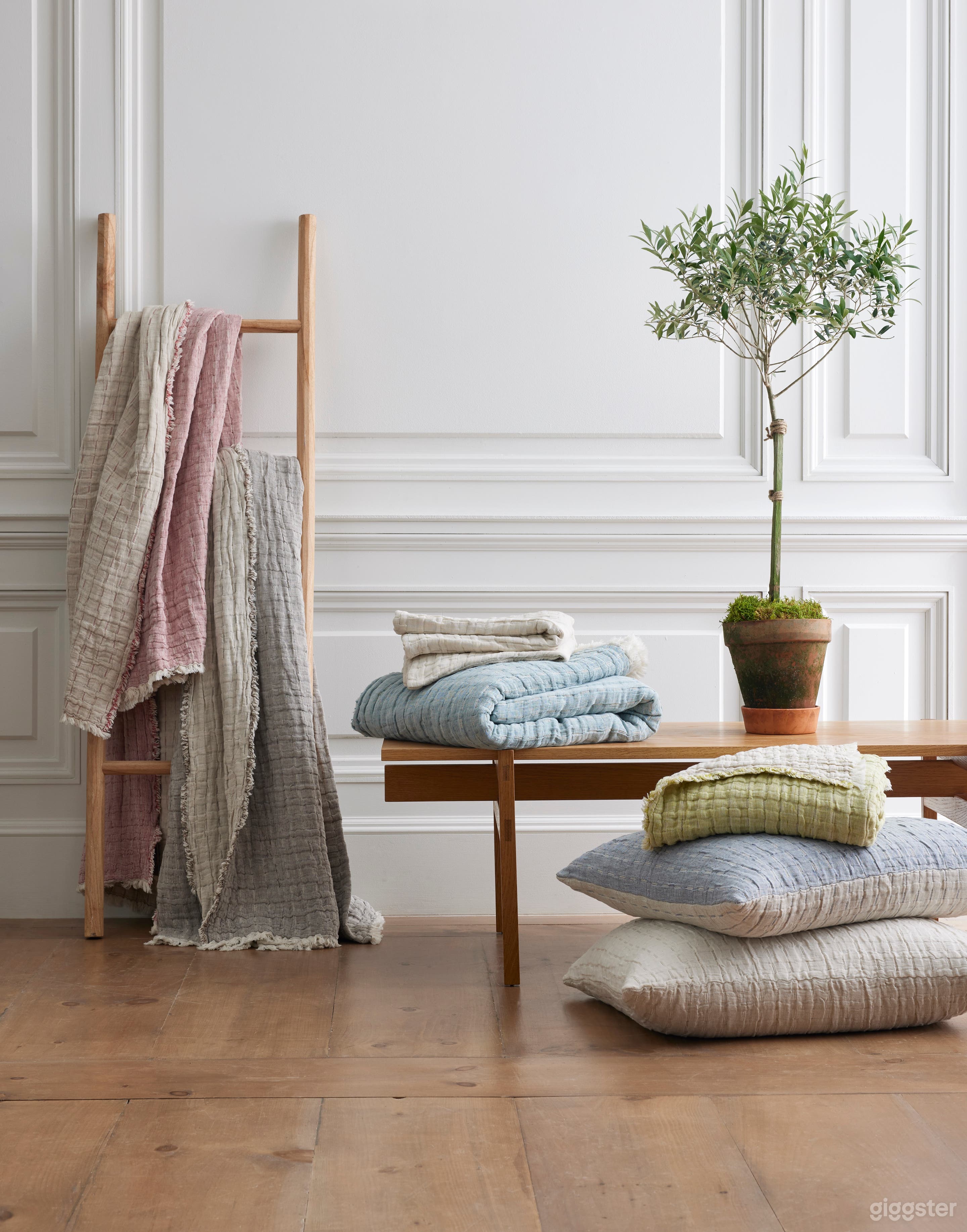 Shot on a custom set in Studio B.