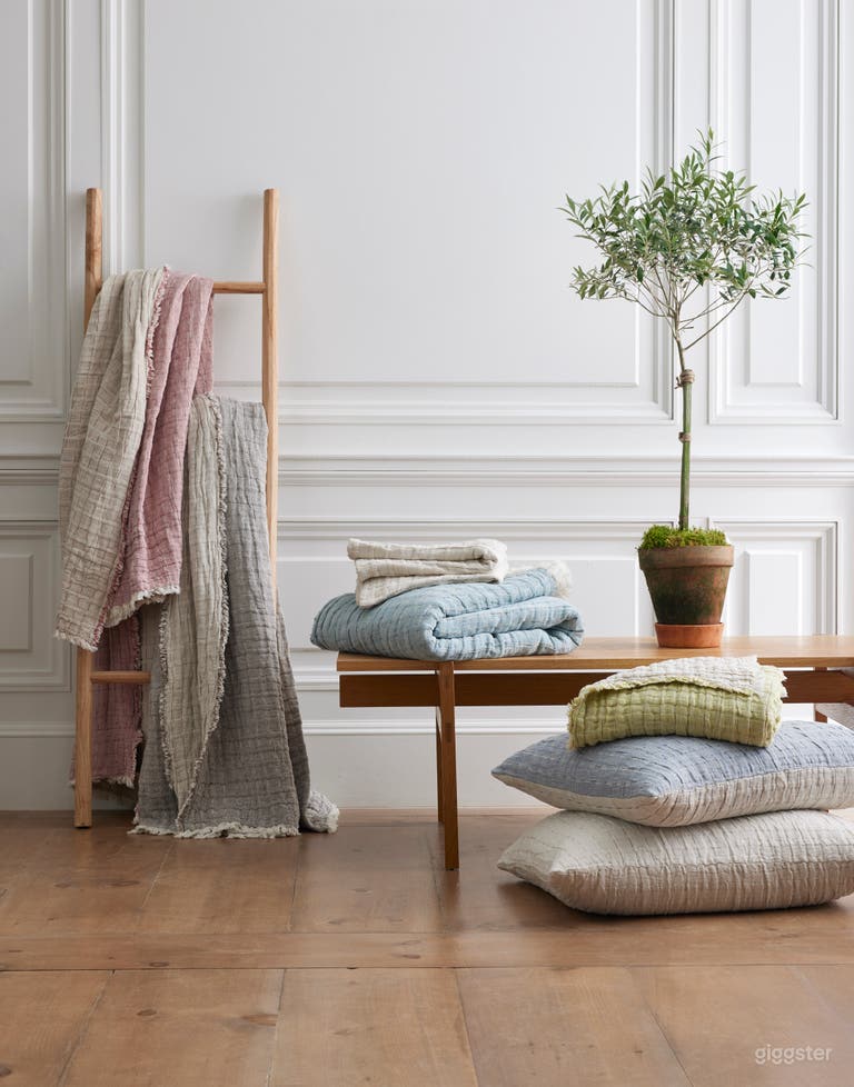  Shot on a custom set in Studio B. 