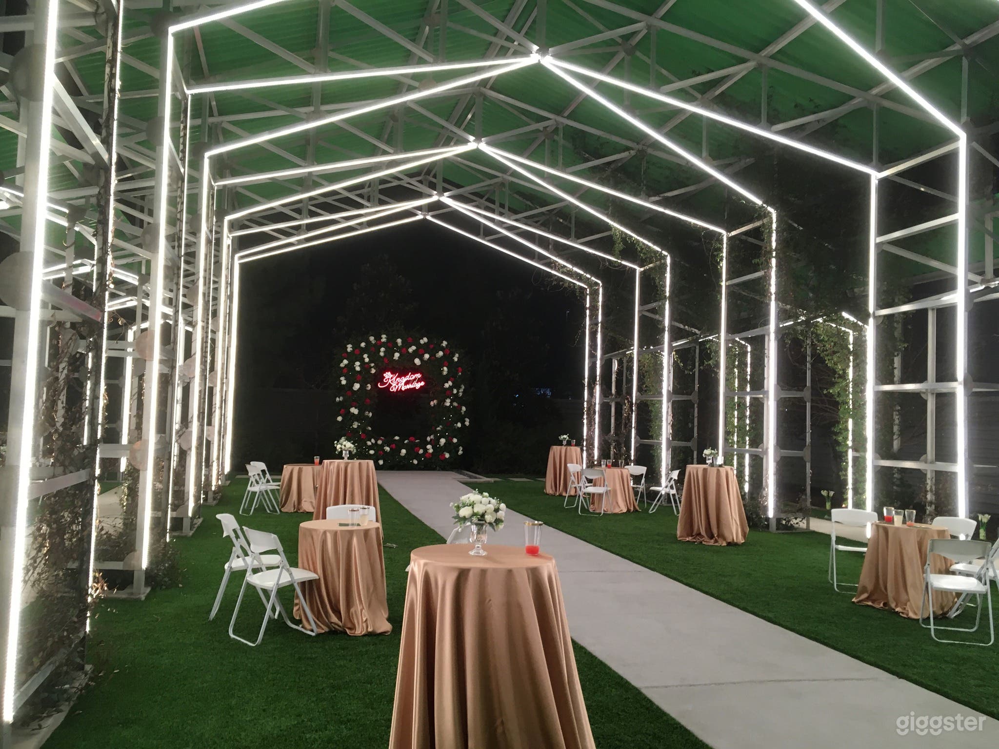 Modern Venue with Elegant Garden Photo 4