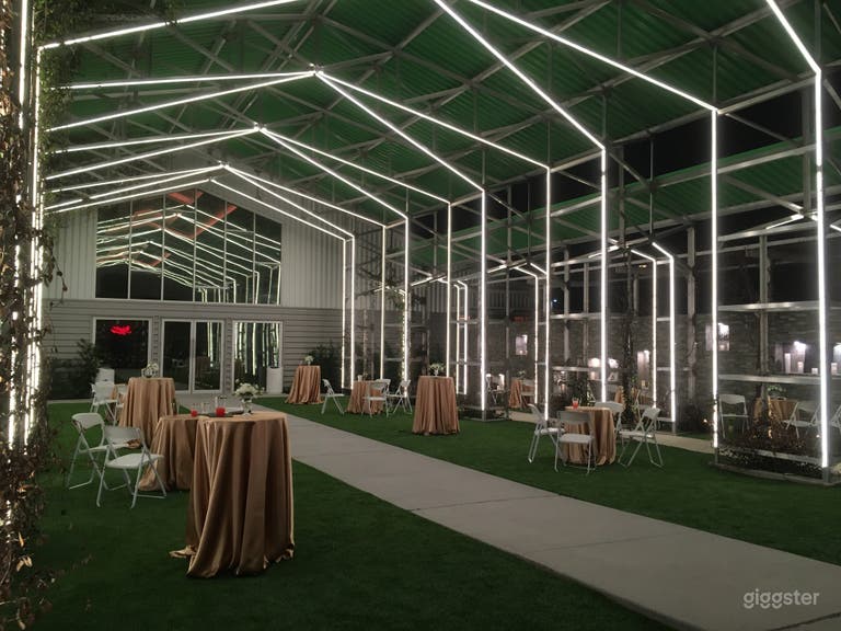  Modern Venue with Elegant Garden 