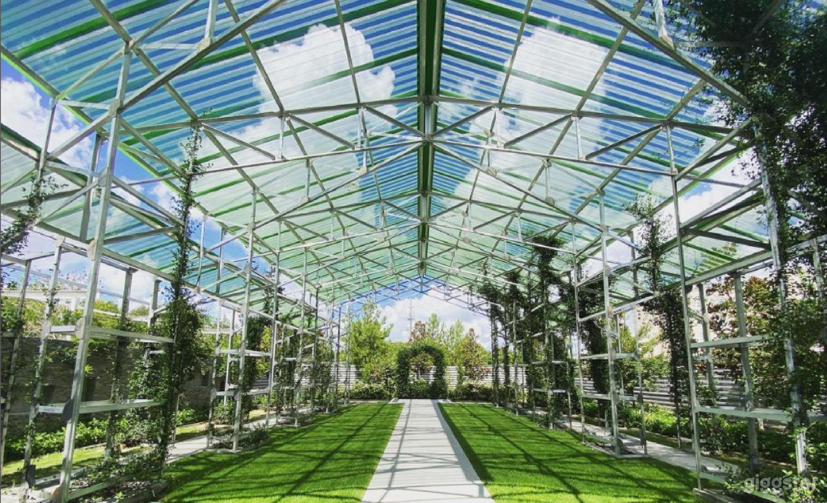 Modern Venue with Elegant Garden Photo 1