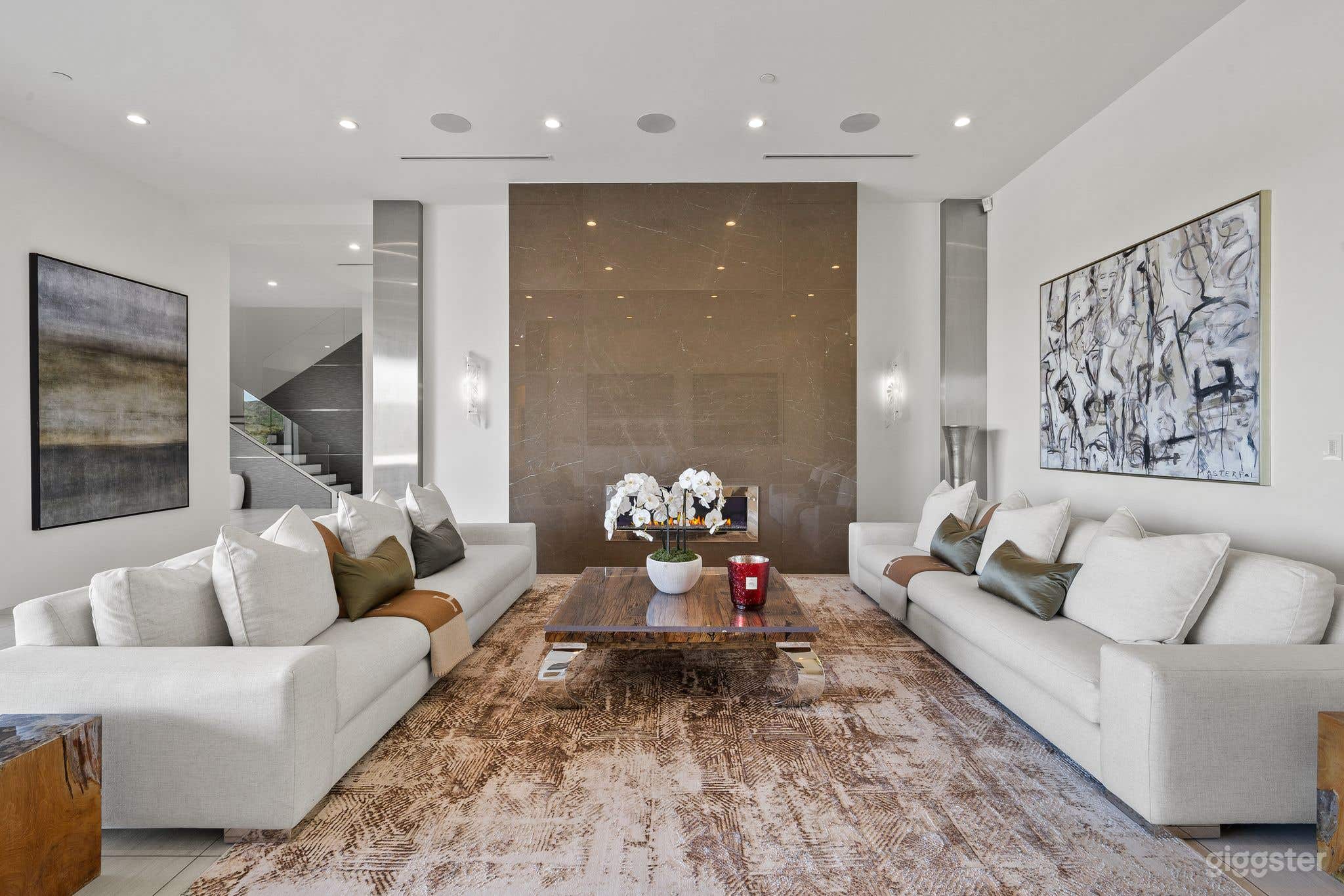 BEL AIR ELEGANCE: CINEMATIC VILLA Photo 3