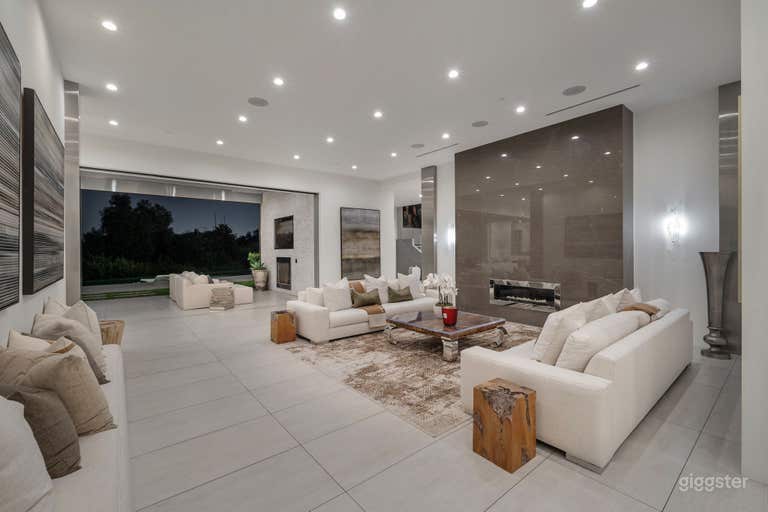  BEL AIR ELEGANCE: CINEMATIC VILLA 