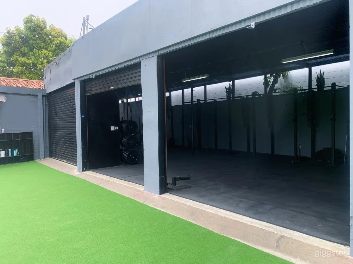 Open Air Indoor &amp; Outdoor Gym with Turf Photo 4
