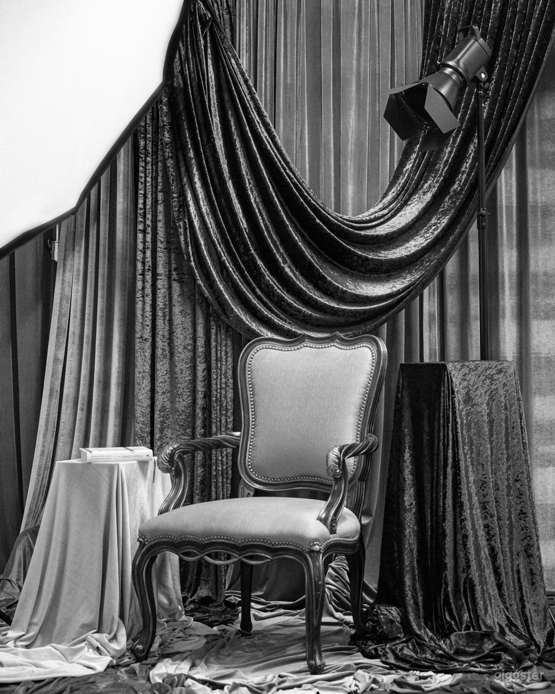 Versatile Daylight Studio with Styled Interiors Photo 4