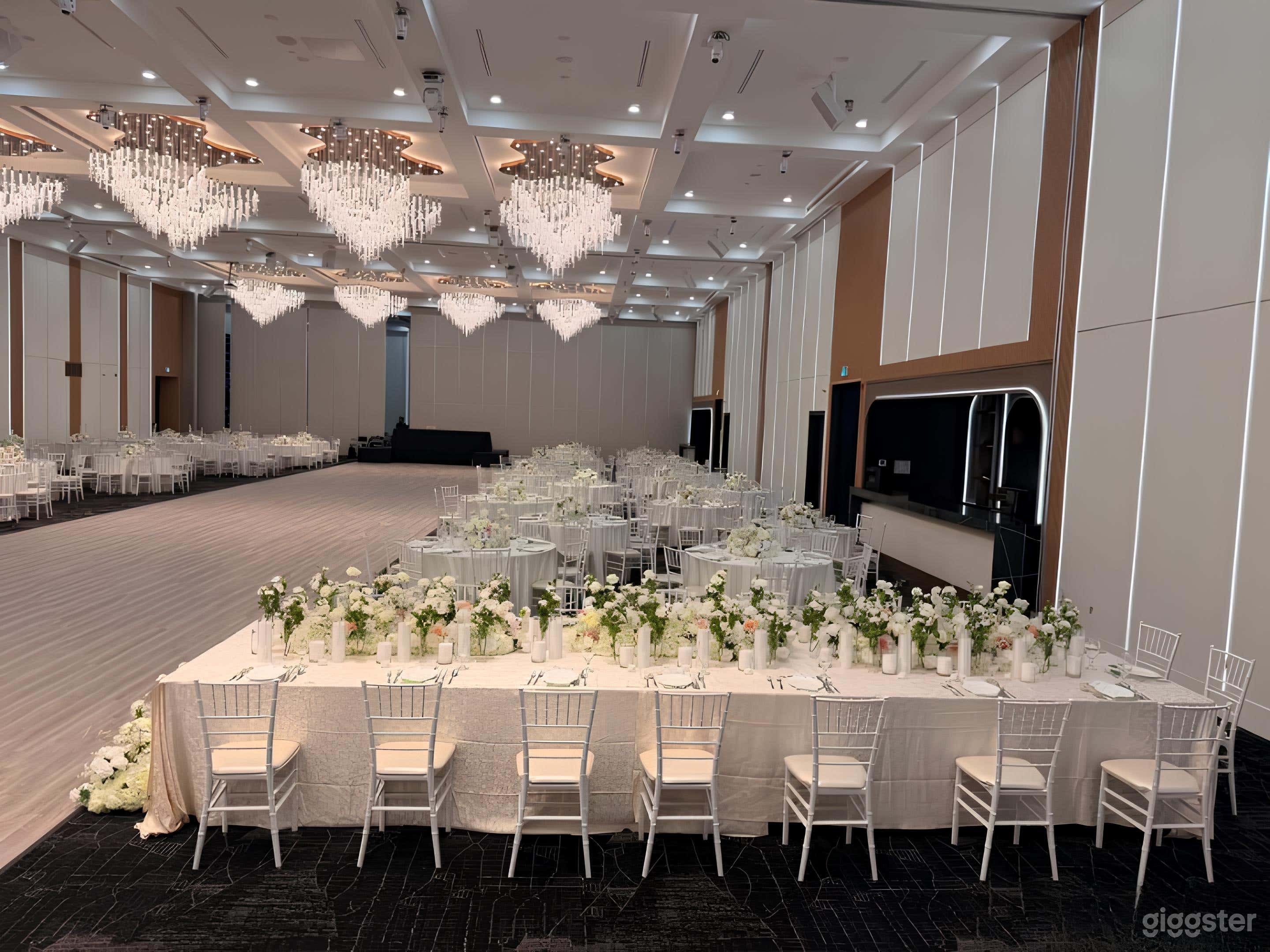Lunar – Elegant Ballroom for Intimate Events Photo 1