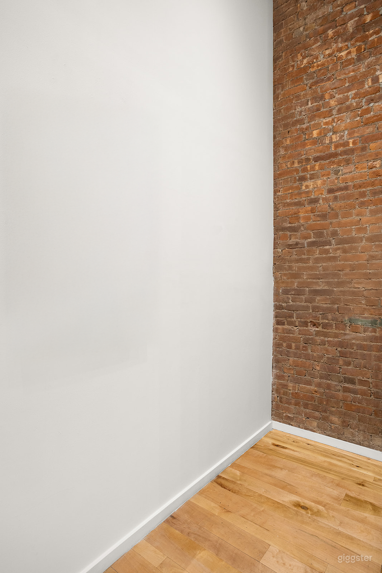  Light-filled Art Gallery in the Heart of Tribeca 