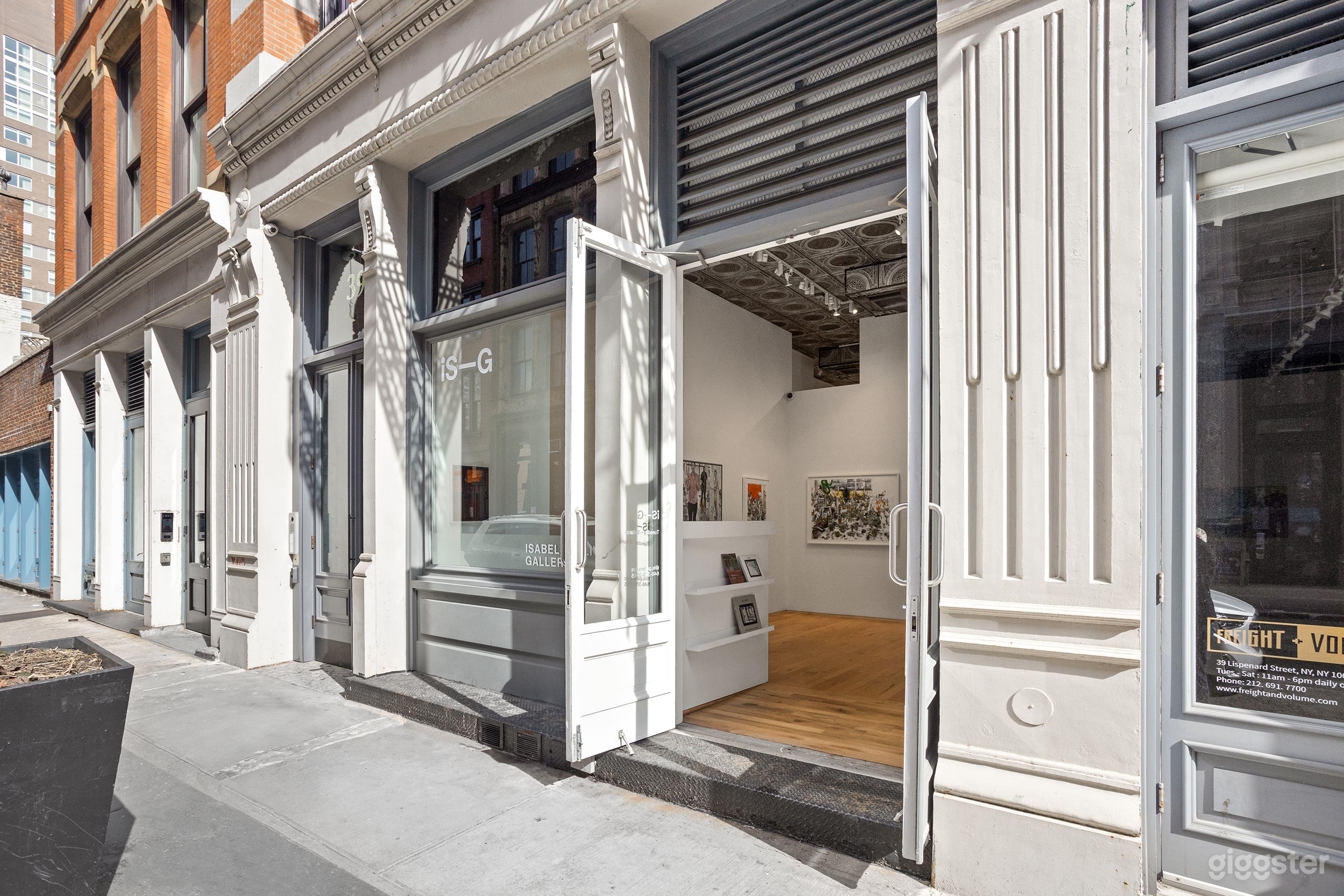 Turnkey Gallery & Residency | Prime Tribeca Ground Floor Photo 2